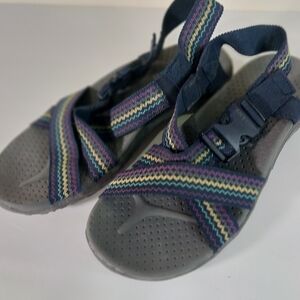 Sckecher NWOT Women's Navy and Multicolor Strap Sandals